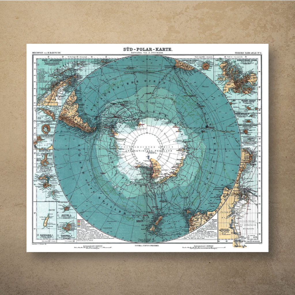 Justus Perthes' 1912 South Polar map, with a white Antarctica at the centre of a deep teal ocean, southern coasts in ochre and inset maps